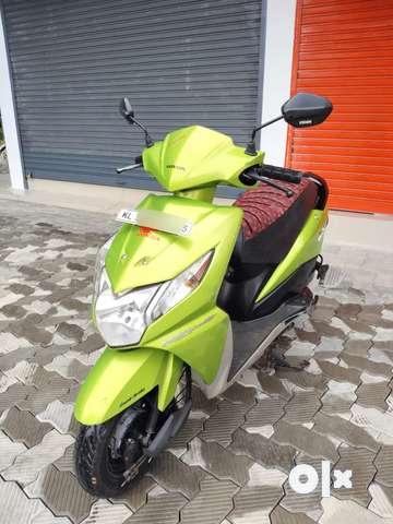 Green dio scooty sale