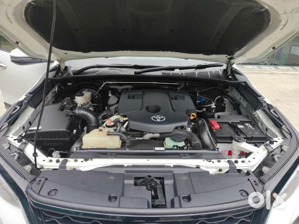Toyota Fortuner Legender 4x4 At 2.8, 2024