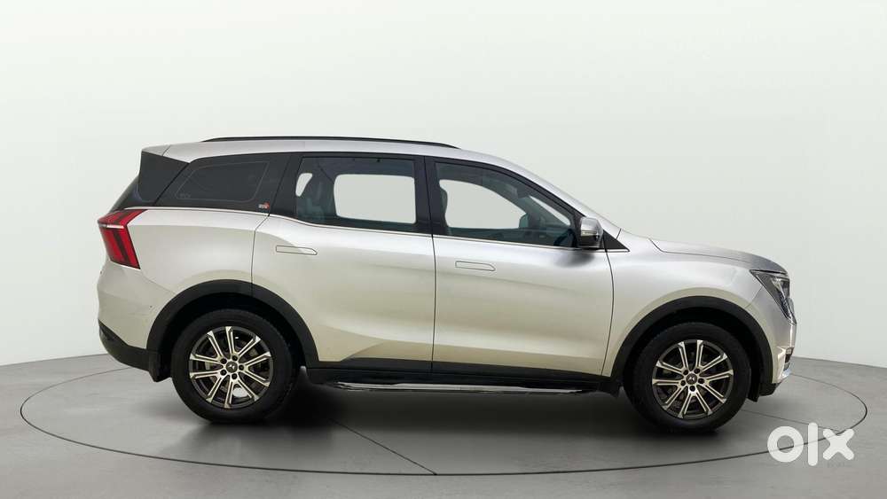 Mahindra Xuv700 2.0 Ax 7 Petrol Mt Str, 2021, Petrol