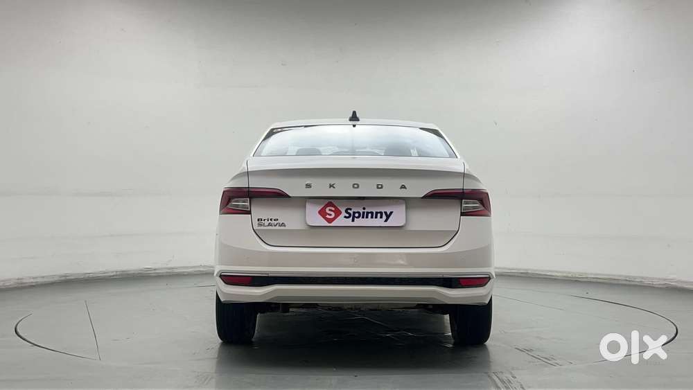 Skoda Slavia Style 1.0l Tsi Mt, 2022, Petrol