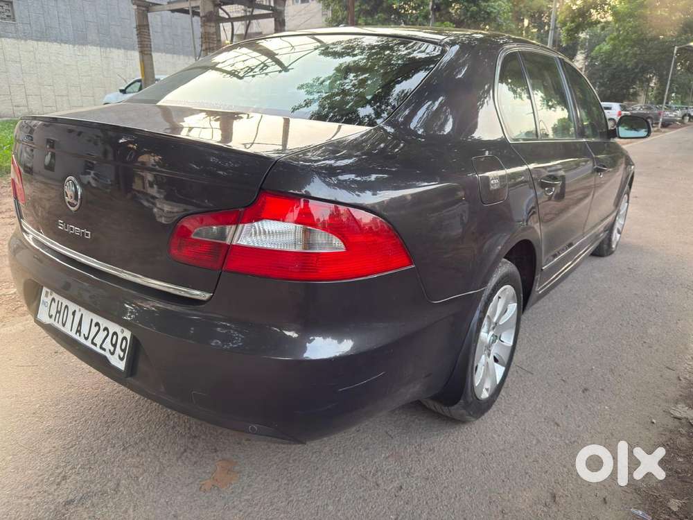 Skoda New Superb, 2011, Petrol