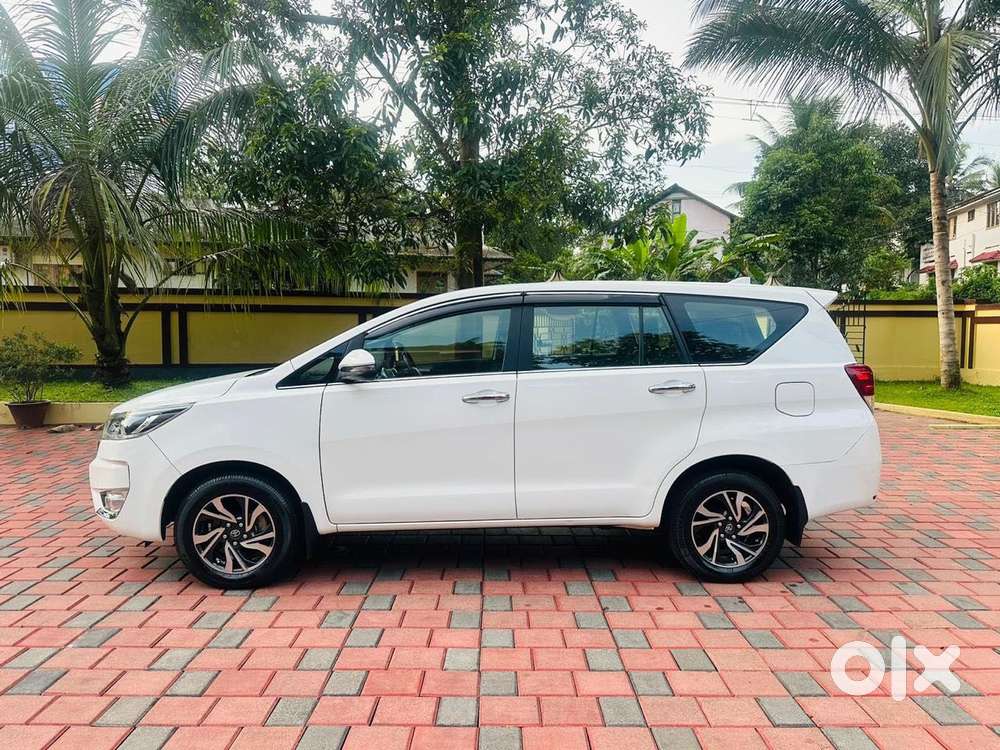 Toyota Innova Crysta 2.4 V 7 Str, 2023, Diesel