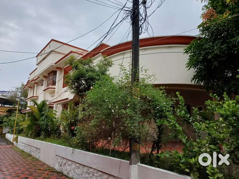 4BHK+ in Sasthamangalam