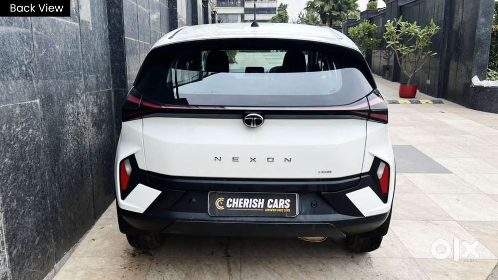 Tata Nexon Smart Plus1.2 Revotron Petrol 5 Mt, 2025, Cng & Hybrids