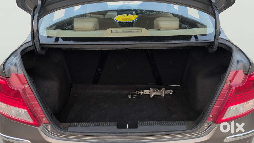 Maruti Suzuki Dzire 1.2 Zxi Amt, 2018, Petrol