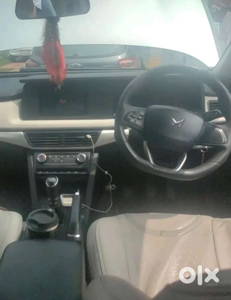 Mahindra Xuv700 2.2 Mx Diesel Mt 5 Str, 2023, Diesel