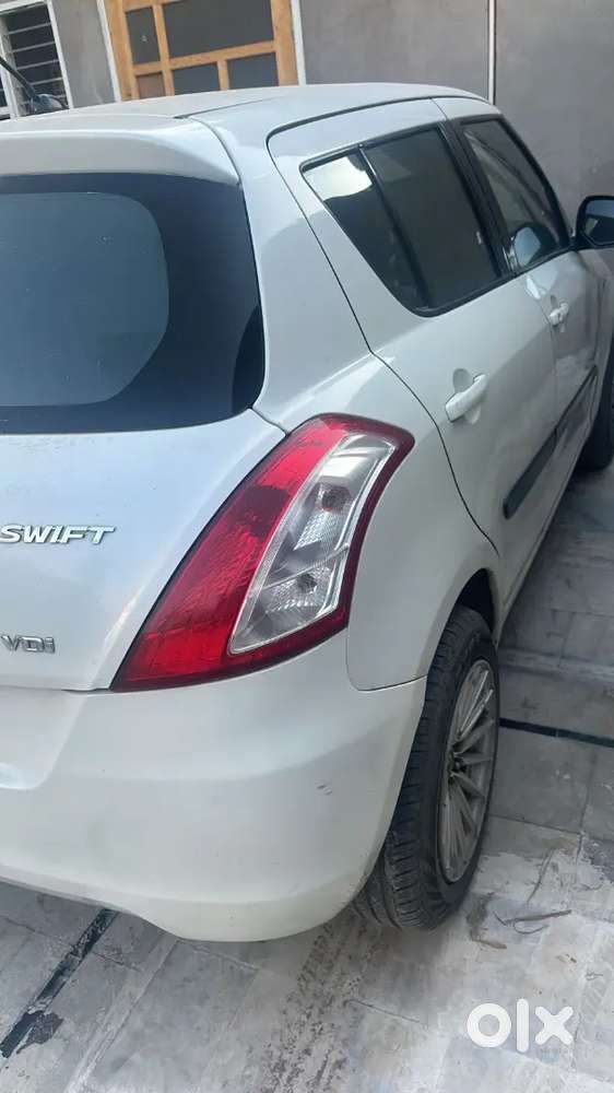 Maruti Suzuki Swift 2013 Diesel 106800 Km Driven