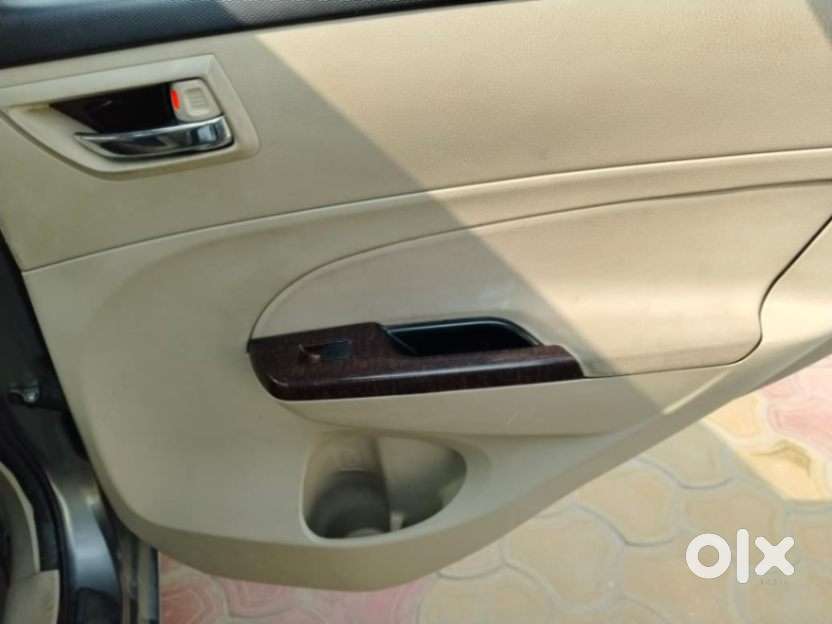 Maruti Suzuki Swift Dzire Vxi Optional, 2015, Petrol