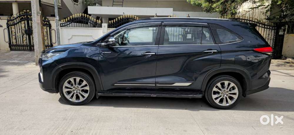 Toyota Innova Hycross 2.0 Zx Hybrid 7 Str, 2023, Petrol