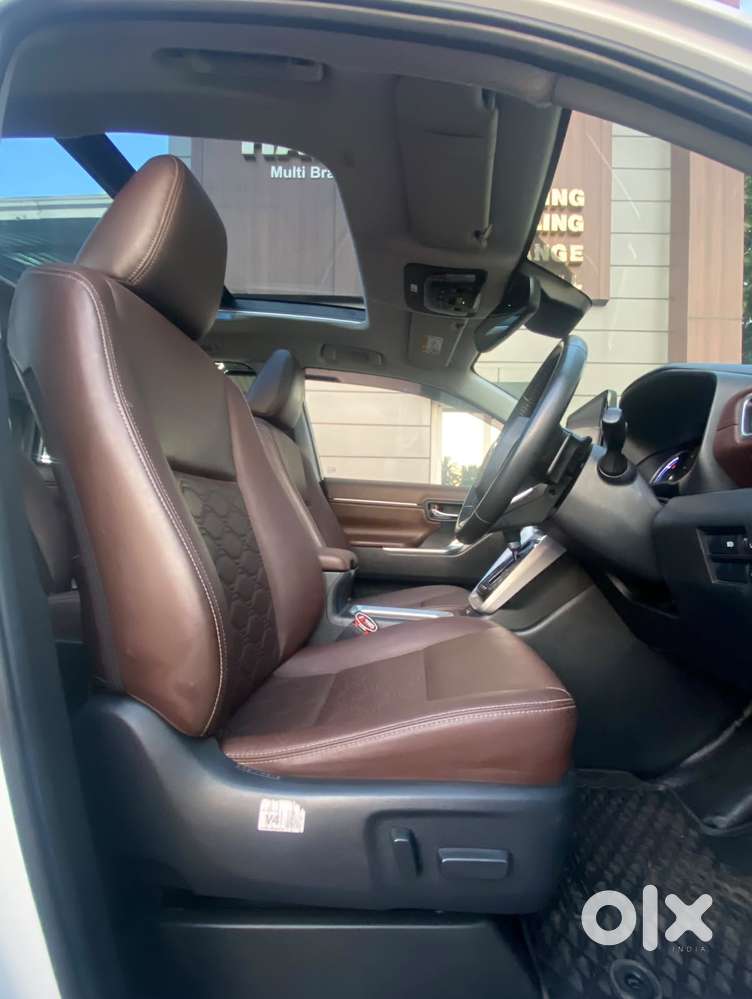 Toyota Innova Hycross 2.0 Zx (o) Hybrid 7 Str, 2025, Petrol