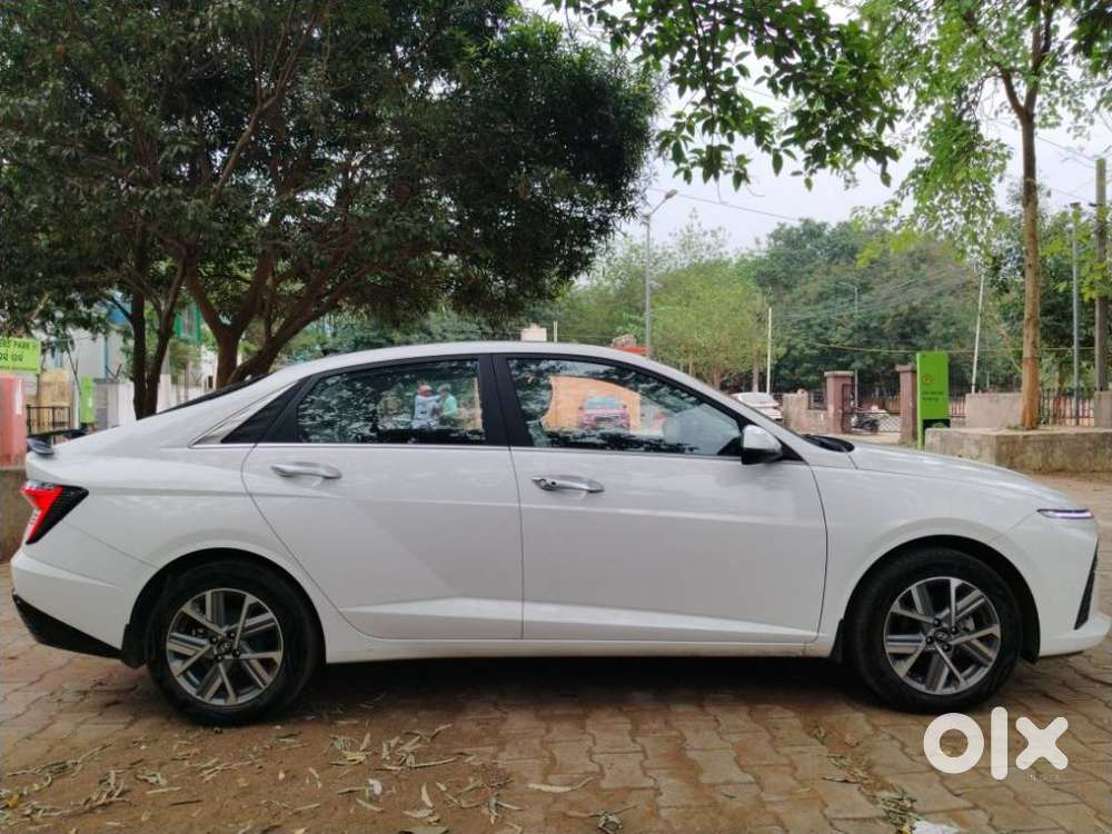 Hyundai Verna 1.5 Sx (o) Ivt, 2025, Petrol