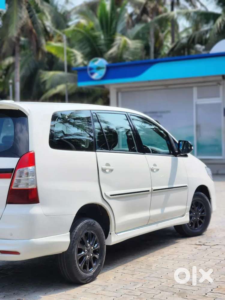 Toyota Innova 2013