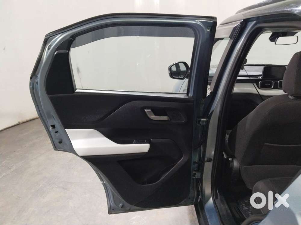 Tata Punch Creative Dual Tone Mt Sunroof, 2024, Petrol
