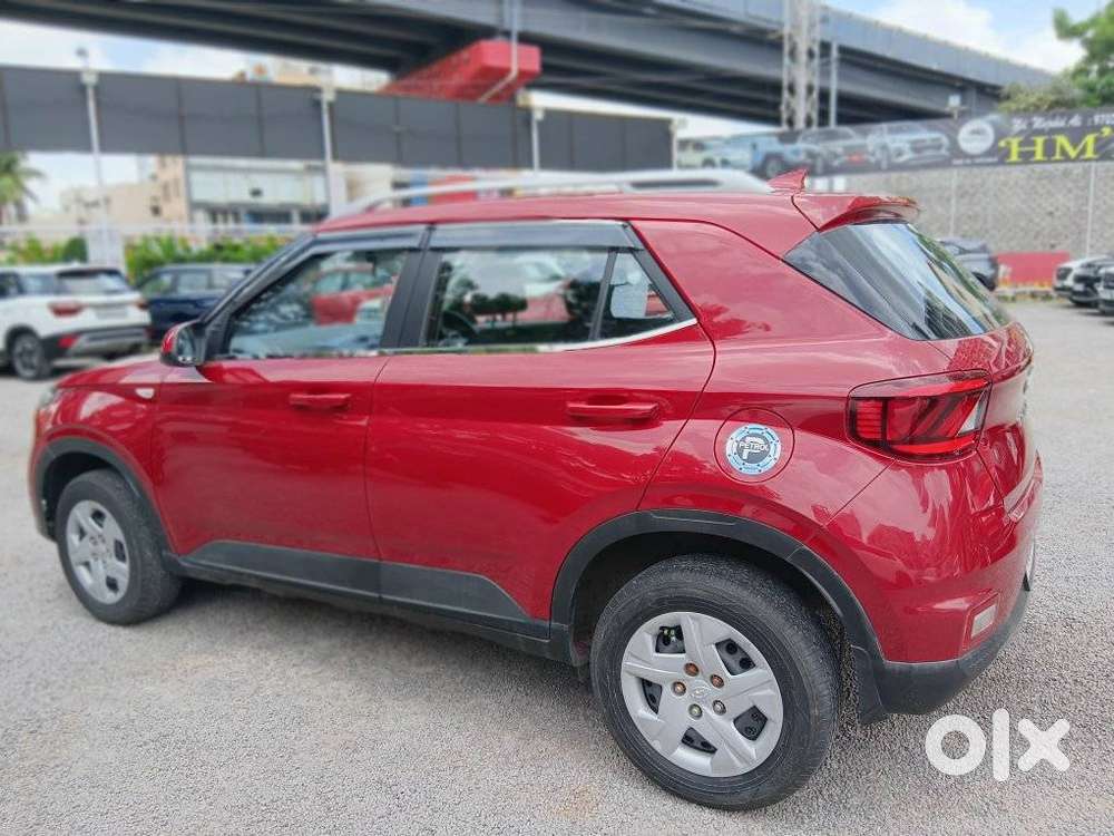 Hyundai Venue 1.2 S (o), 2022, Petrol