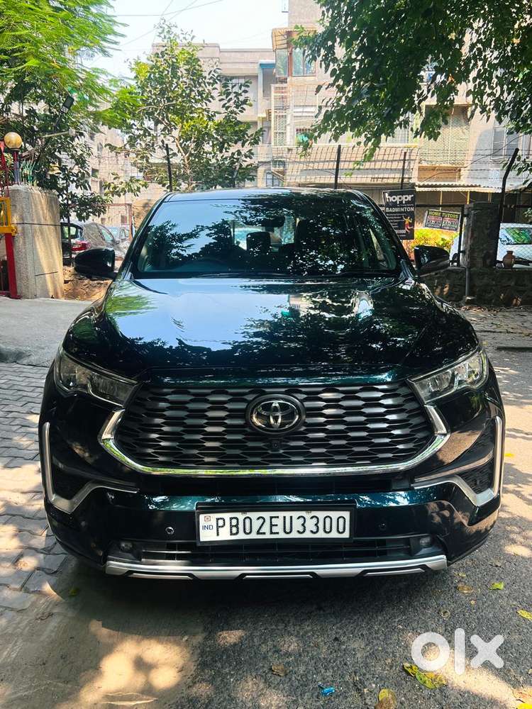 Toyota Innova Hycross 2.0 Zx Hybrid 7 Str, 2024, Petrol