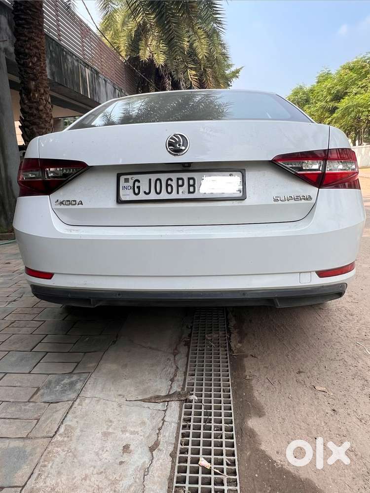 Skoda Superb Petrol 2019