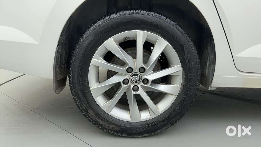 Skoda Slavia Ambition 1.0l Tsi Mt, 2022, Petrol