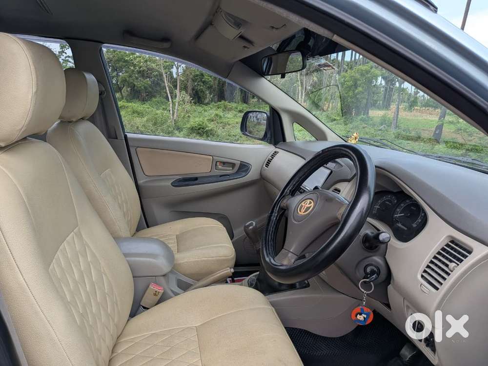 Toyota Innova 2011 Diesel 215000 Km Driven