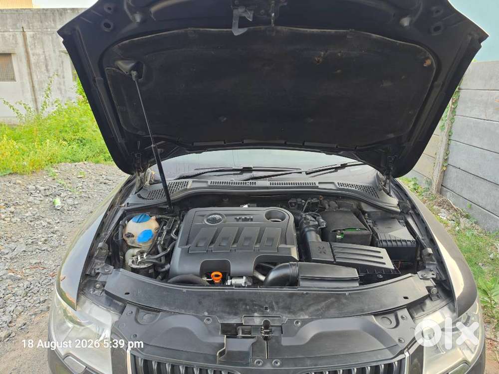 Skoda Superb Elegance 2.0 Tdi Automatic &ndash; 2011
