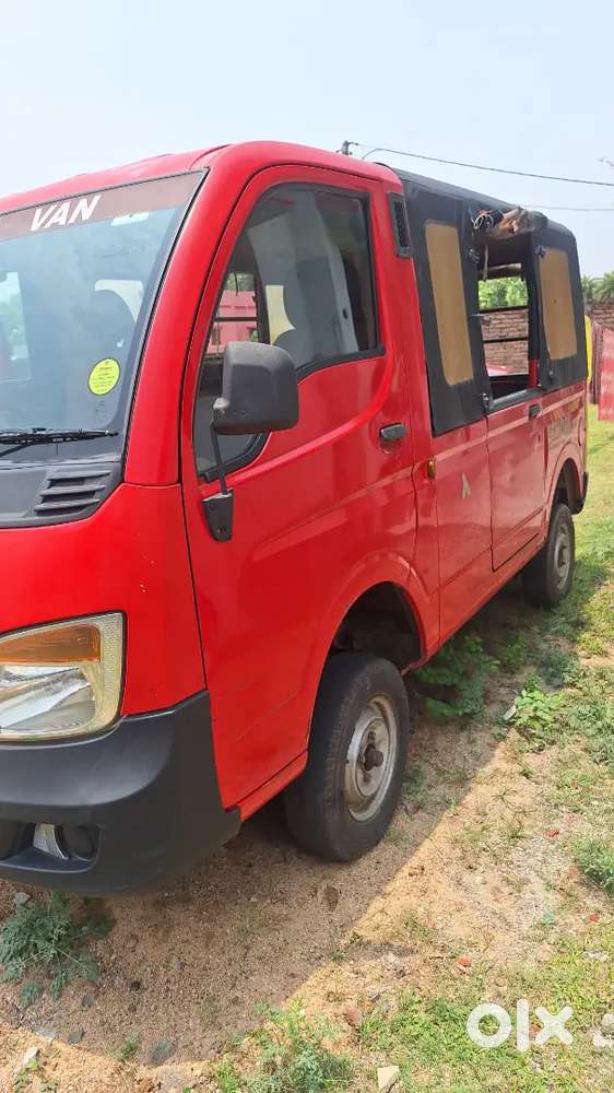 Tata Magic School Van