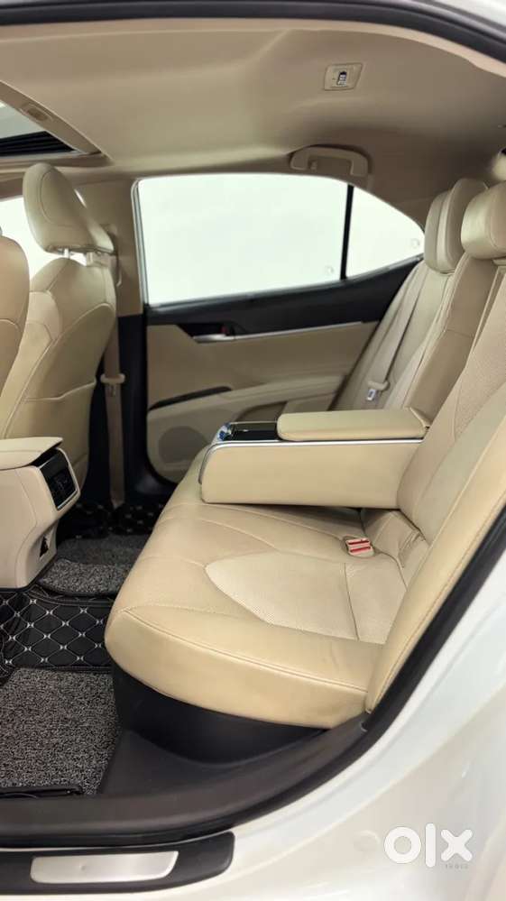 Toyota Camry Hybrid, 2022, Petrol