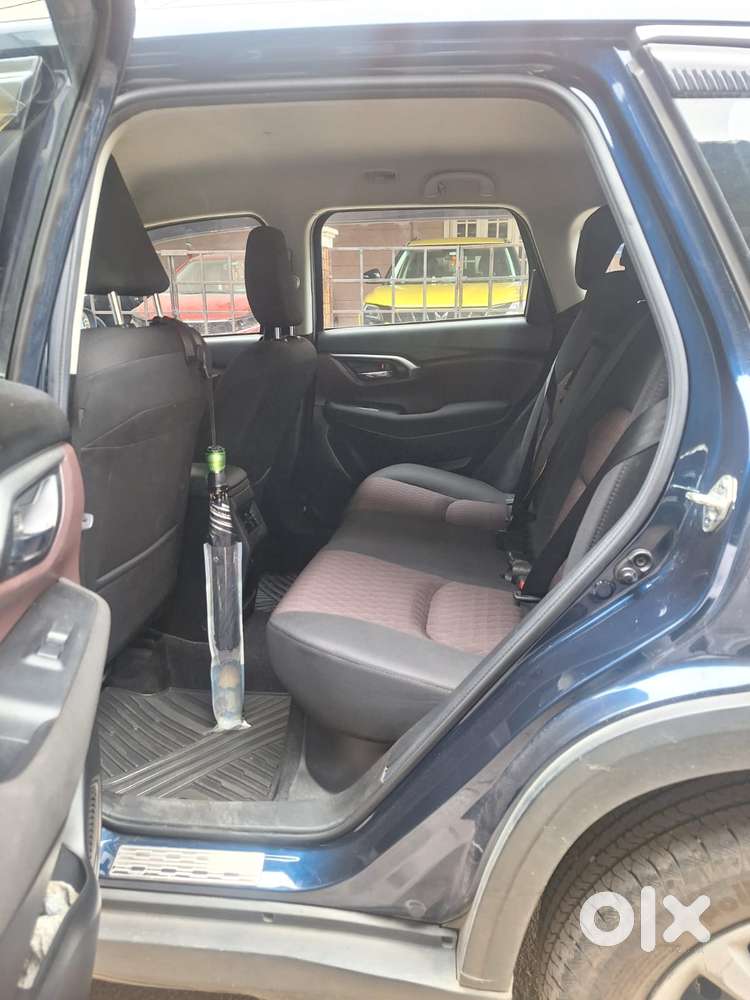 Maruti Suzuki Grand Vitara 1.5 Delta Smart Hybrid At, 2023, Petrol