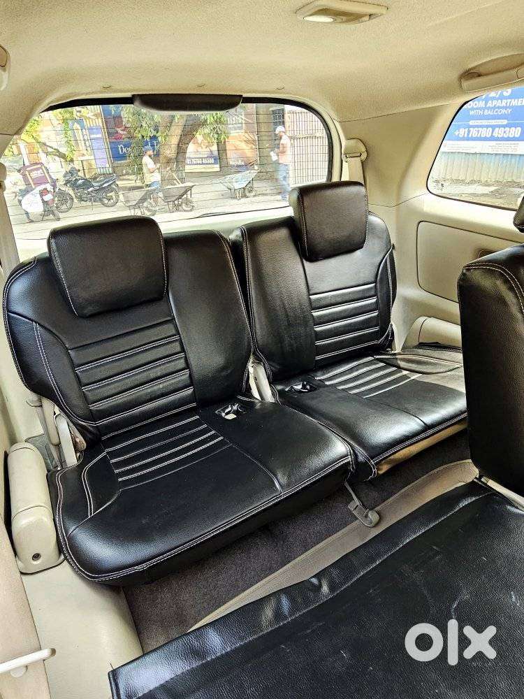 Toyota Innova 2004-2011 2.5 V Diesel 8-seater, 2014, Diesel