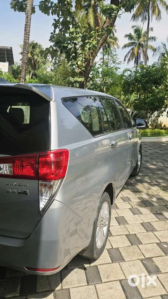 Toyota Innova Crysta 2.8 Z 2016 Diesel Automatic