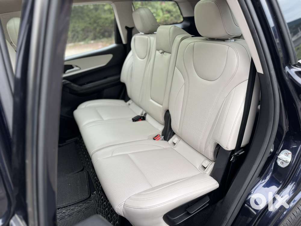 Mahindra Xuv700 2.0 Ax 7 Petrol At Luxury Pack Str, 2023, Petrol