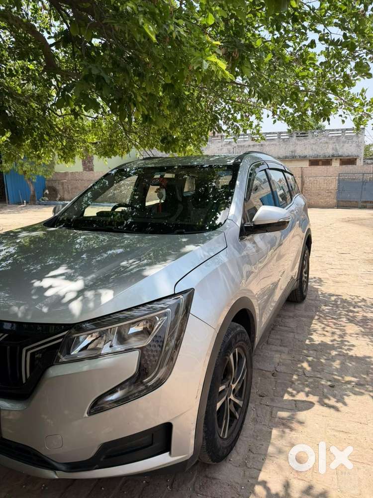 Mahindra Xuv700 2.0 Mx Petrol Mt 5 Str, 2022, Petrol