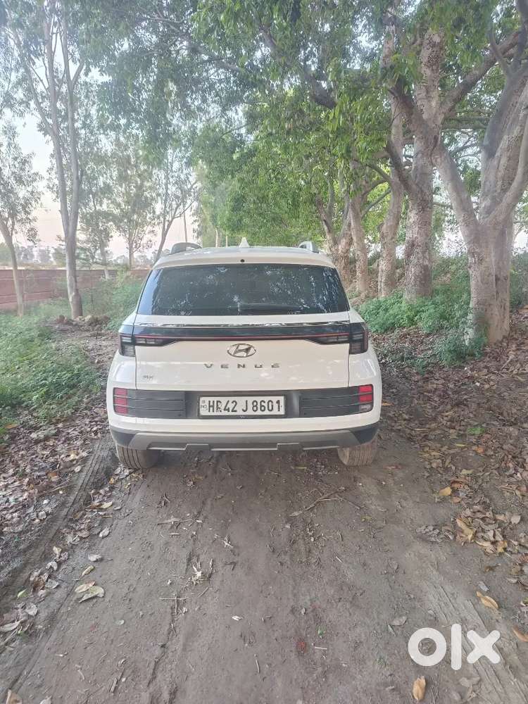 Hyundai Venue 2025 Diesel 60000 Km Driven