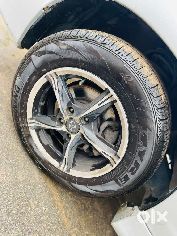 Toyota Innova 2013 Diesel 178000 Km Driven