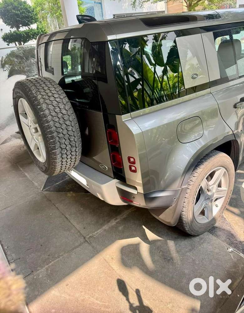 Land Rover Defender 2021