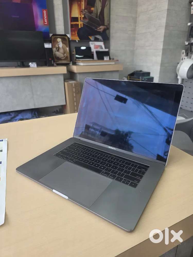 Apple Macbook Pro i7