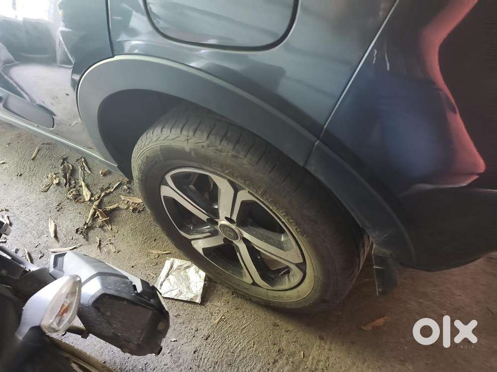 Tata Nexon Xza+ (dec 2022  Petrol  Automatic)