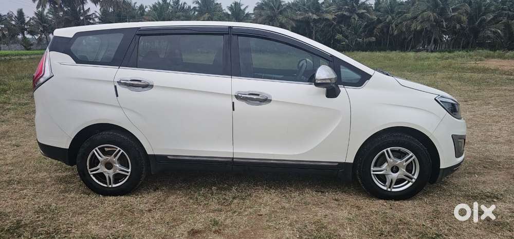 Mahindra Marazzo