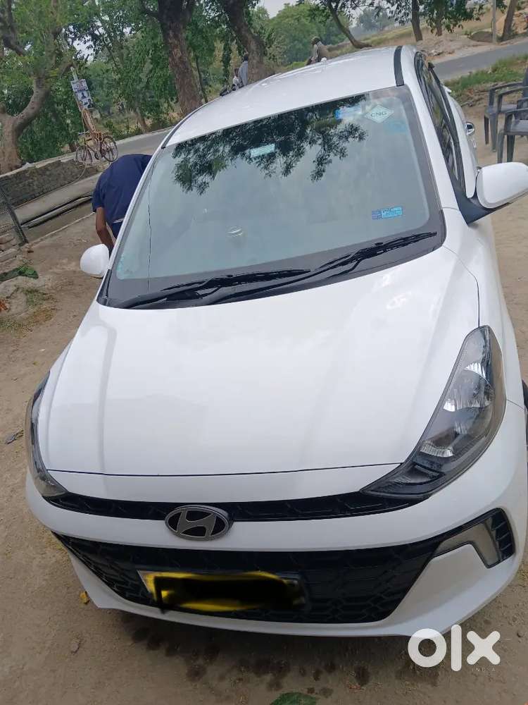 Hundai Aura Cng Top Model