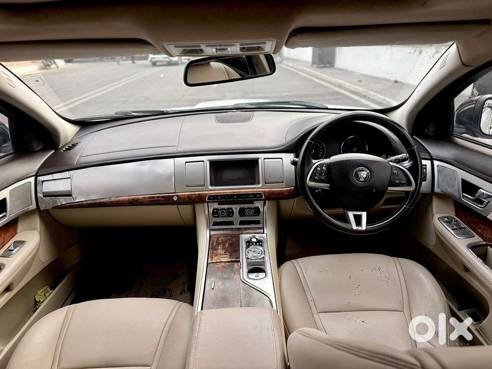 Jaguar Xf 2011 Diesel 82000 Km Driven