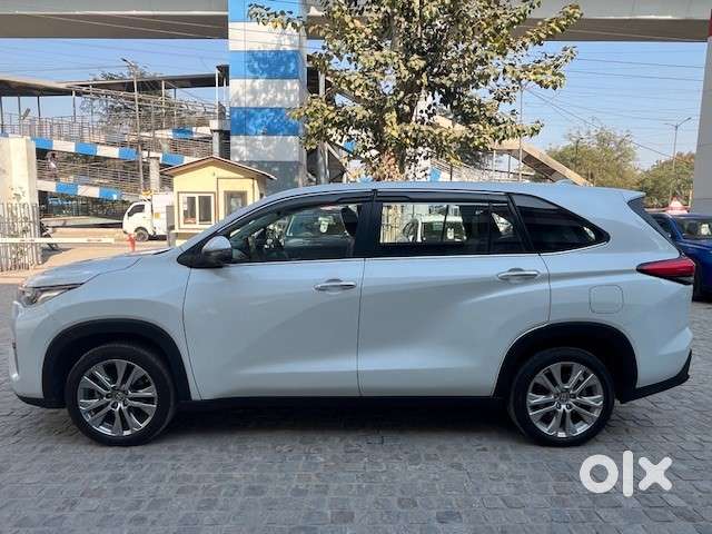 Toyota Innova Hycross 2.0 Zx (o) Hybrid 7 Str, 2023