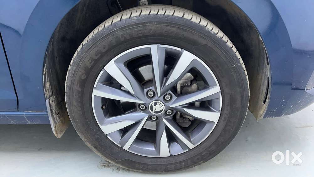 Skoda Slavia Style 1.0l Tsi At, 2024, Petrol