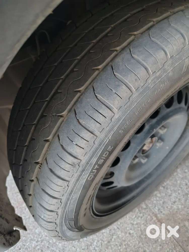 First Owner Gadi Hai Good Condition Hai 4 Tyer New Hai