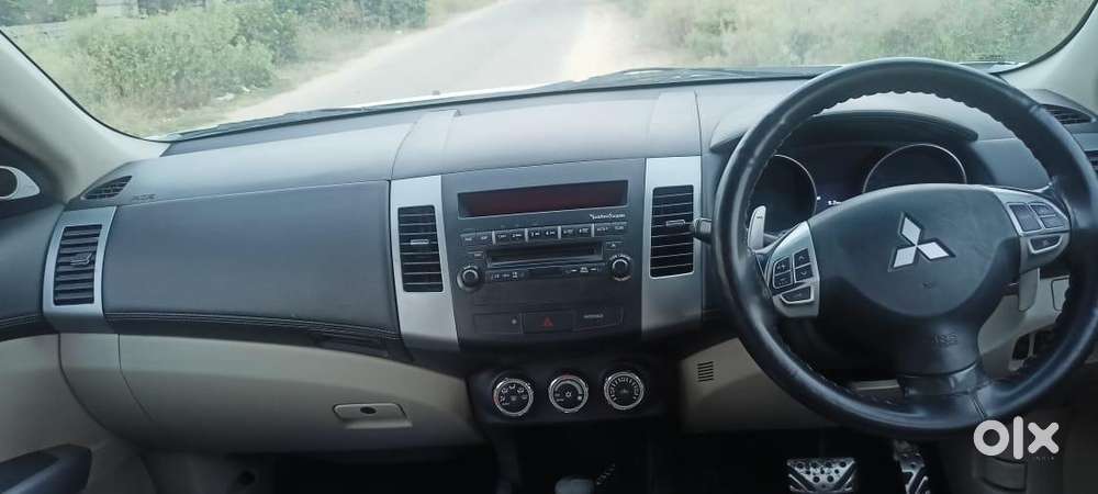 Mitsubishi Outlander 2.4 Cvt, 2010, Petrol