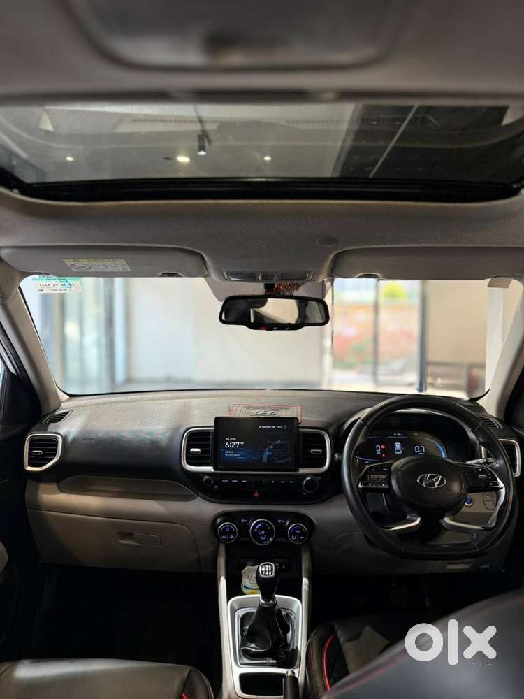 Hyundai Venue Sx Mt, 2023, Petrol