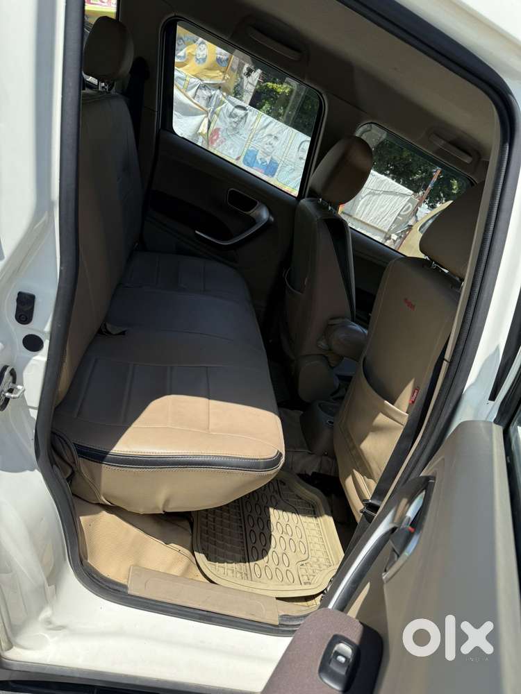 Mahindra Tuv 300 T10, 2019, Diesel