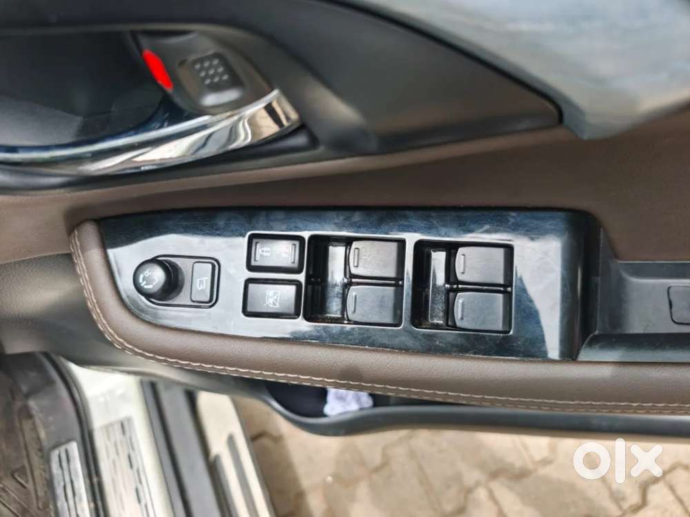 Toyota Urban Cruiser Hyryder 1.5 V Hybrid, 2025, Petrol