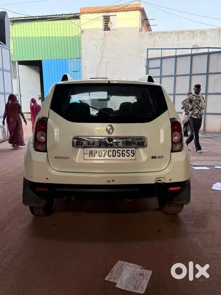 Duster White Colour Best Condition