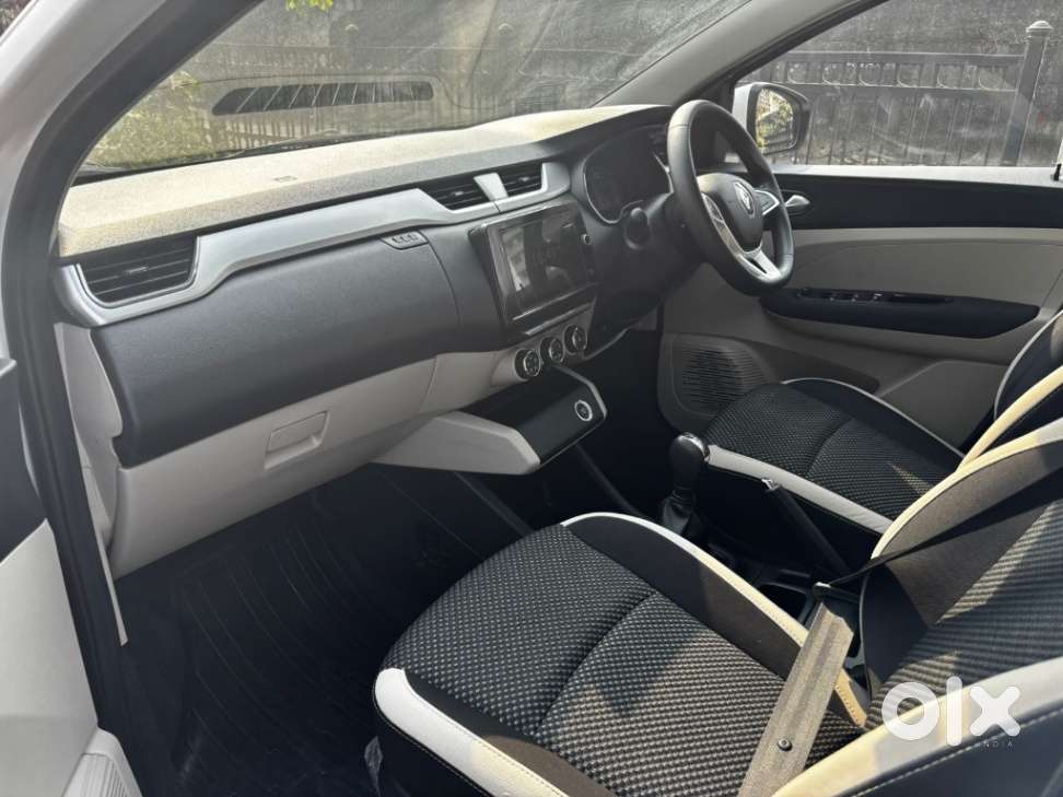 Renault Triber Rxz, 2020, Petrol