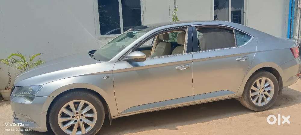 Skoda Superb 2017 Diesel 137780 Km Driven