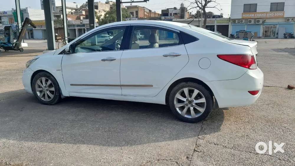 Hyundai Verna 2011 Diesel Manual