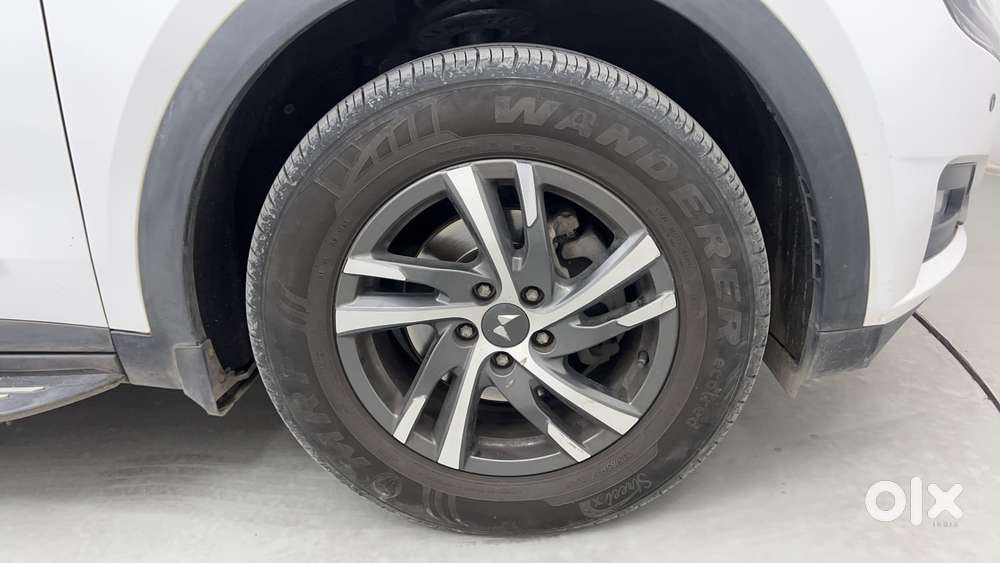 Mahindra Xuv700 2.2 Ax 5 Diesel At 7 Str, 2023, Diesel